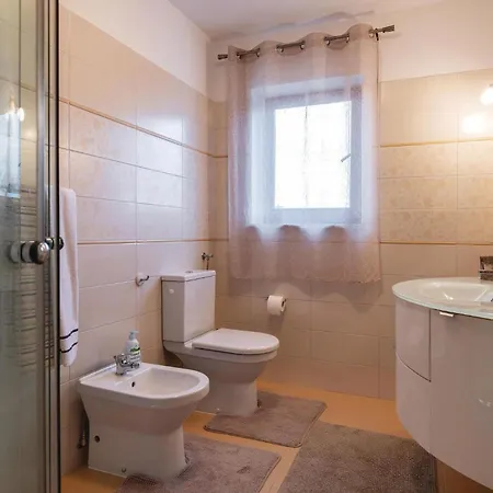 Amazing In With Wifi Galižana