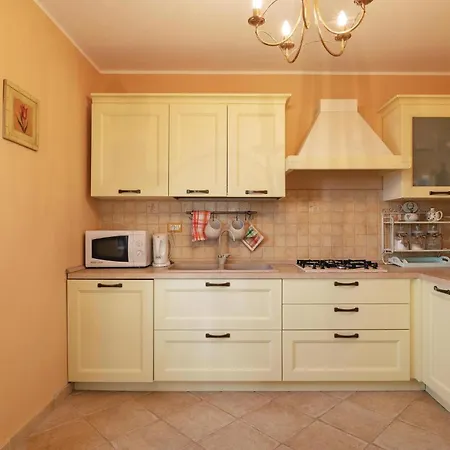 Appartement Amazing In With Wifi Galižana